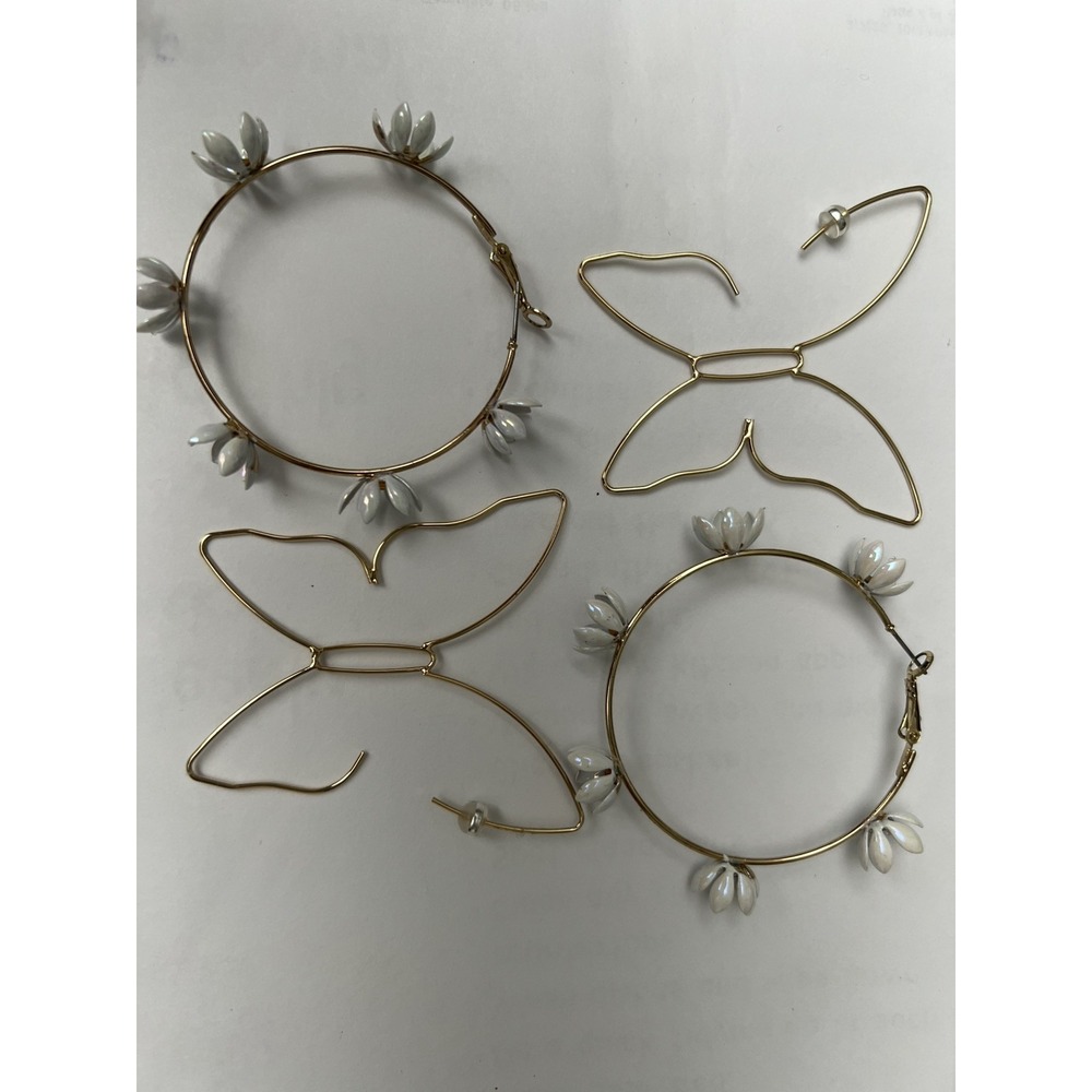 Daisy Flowers Hoop & Butterfly Gold tone Through the ear Earrings Lot of 2
